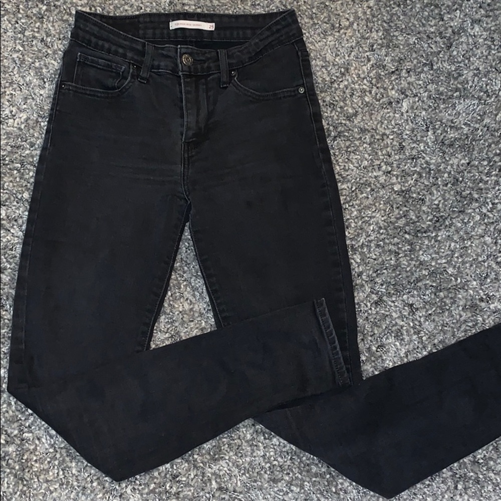 Levi’s Mid Rise Black Skinny Jeans